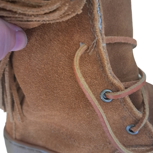 MINNETONKA short fringe leather moccasins booties shearling ankle boots WMS 8 - Picture 9 of 16